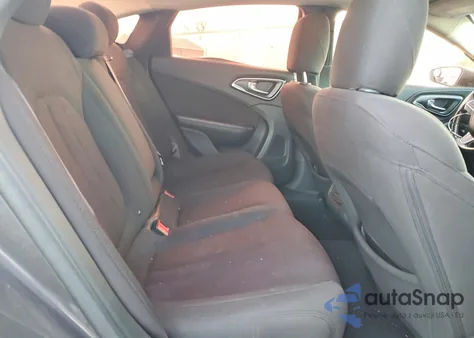 2015 Chrysler 200 Limited z USA, uszkodzony, nr VIN 1C3CCCAB5FN596941